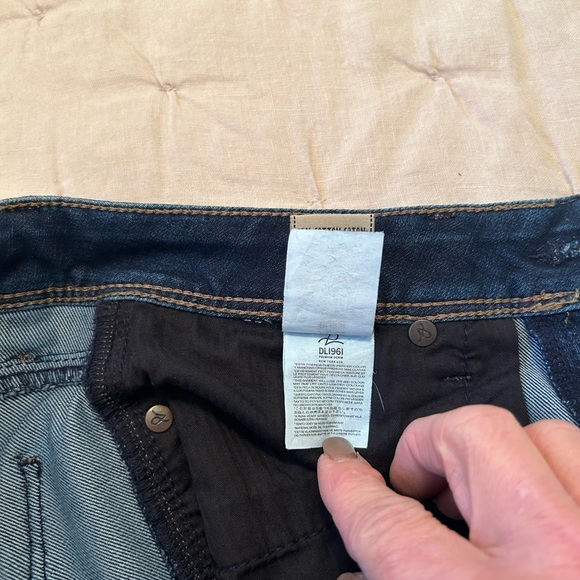 DL1962    4Way Stretch/ 360• Comfort Jean Size 28 - Picture 10 of 13